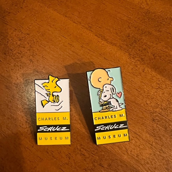 Peanuts Snoopy Charlz M. Schulz Museum Pins Collectibles - Picture 3 of 4
